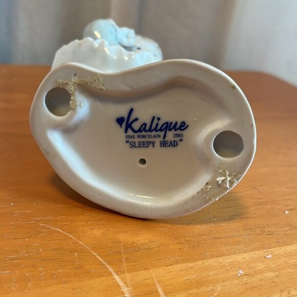 Kalique Sleepy Head Fine Porcelain Figurine Girl With Blanket from 2001 - Picture 3 of 4